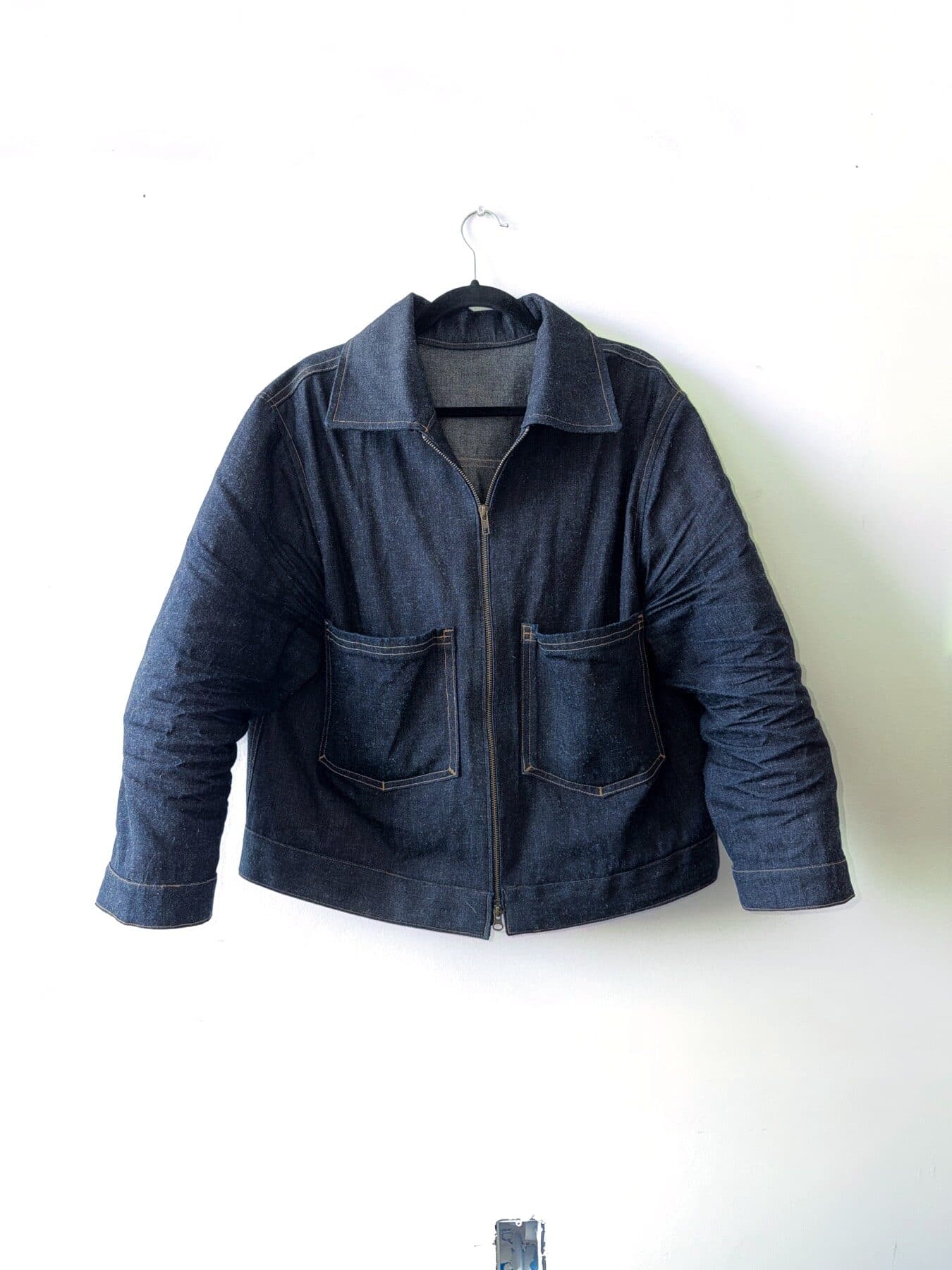 The whole garment, front, off the body
